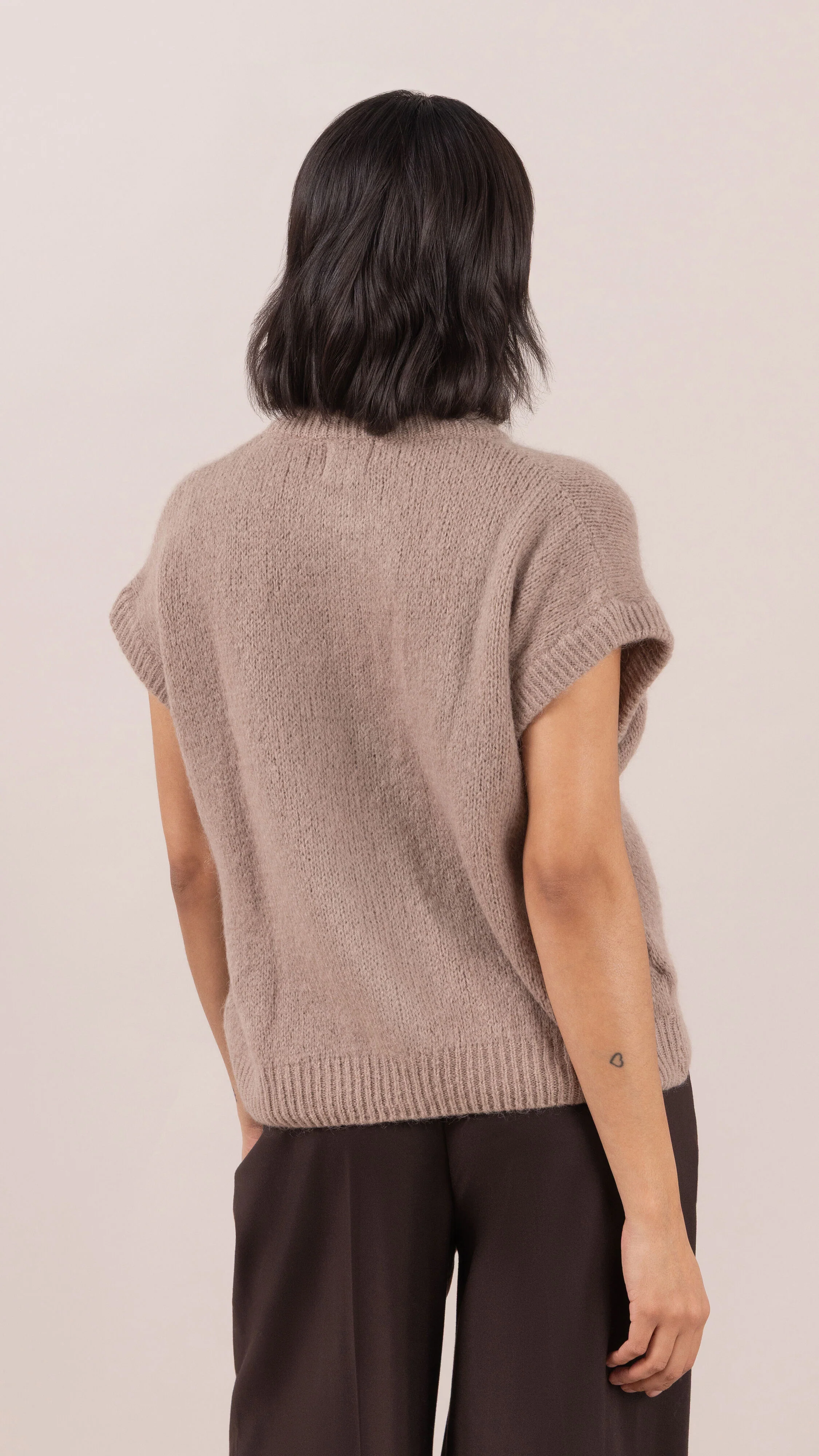 Leigh Sleeveless  Zip Cardigan - Mink - Image 7